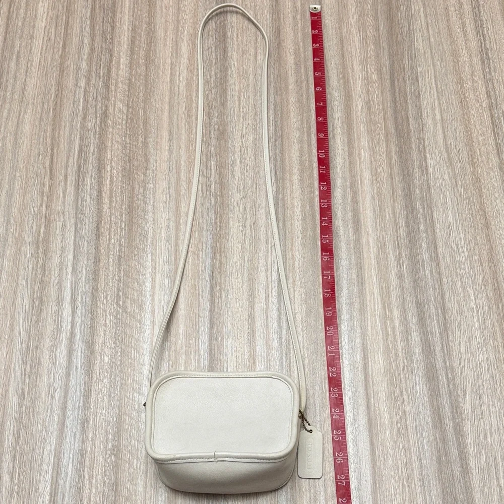 Coach Vintage 90’s Mini Hadley Bag in White Leather #0026-304 Shoulder/Crossbody - Picture 13 of 16